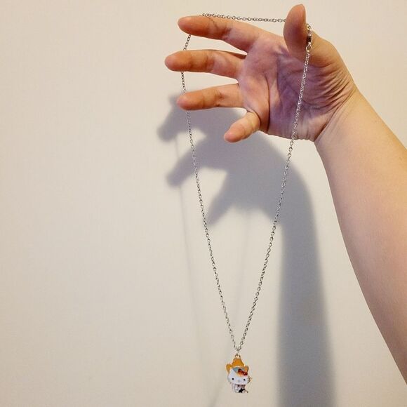 Brand new Hello Kitty necklace - Picture 4 of 4